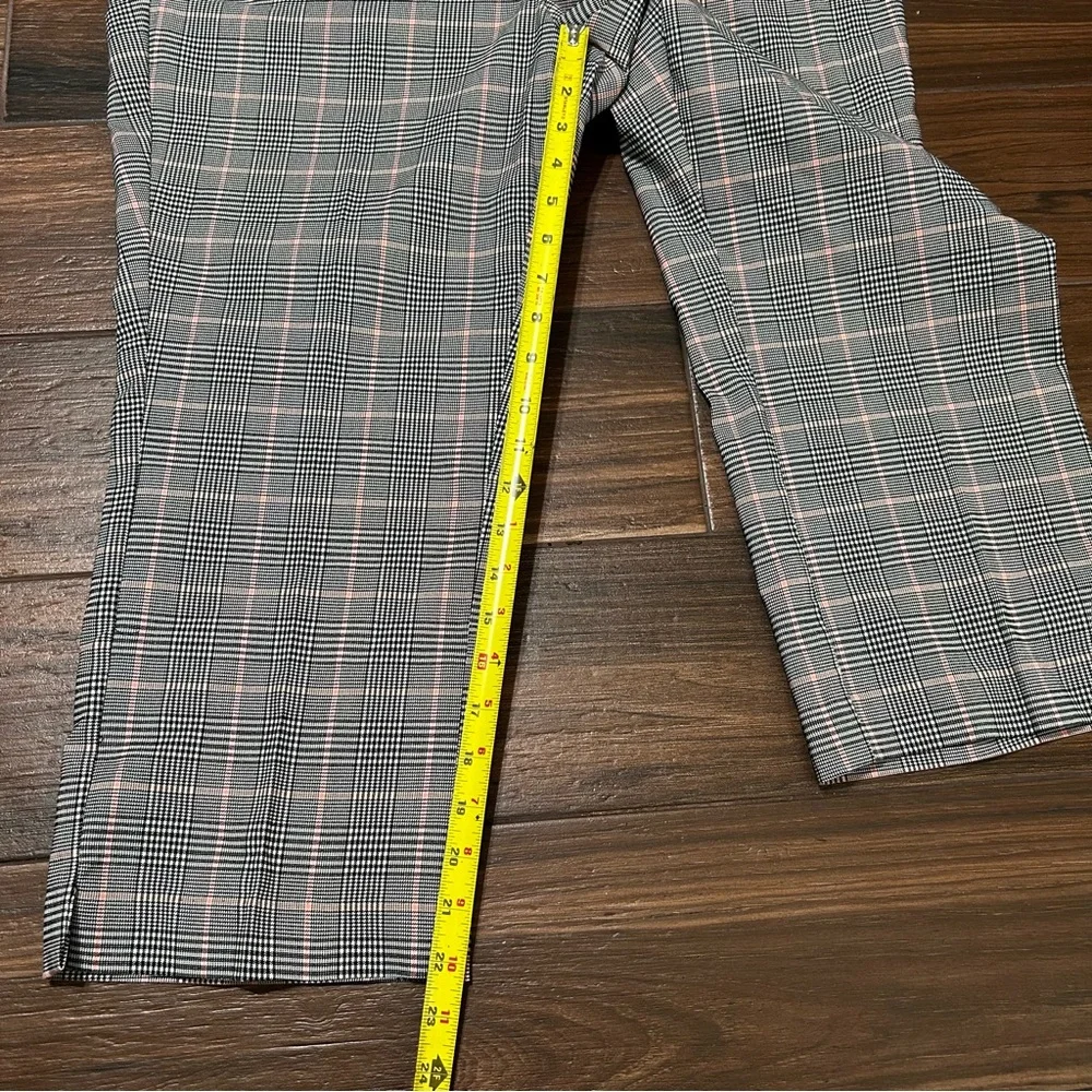 Lane Bryant Women’s Slim Capri The 4 Season Pants 16 Plaid‎ Black Pink Mid Rise